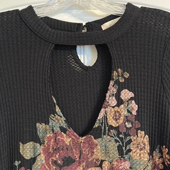 Women’s Altr’d State Lightweight Sweater - Picture 2 of 7